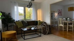 Χώρος καθιστικού στο Villa MICHEL PremiumFerienhaus inkl Bettwäsche Handtücher