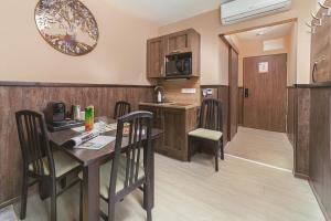 Kuchyň nebo kuchyňský kout v ubytování Park Hotel Bükfürdő