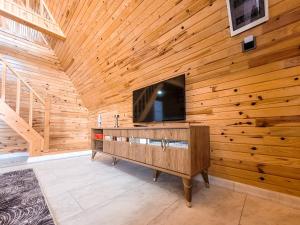 Μια τηλεόραση ή/και κέντρο ψυχαγωγίας στο Cihan Bungalows
