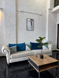 Posezení v ubytování KOBULETi RESIDENCe