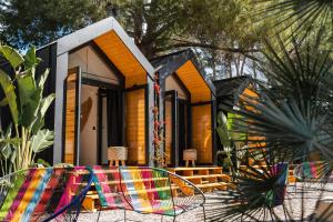 Ogród w obiekcie Parco Ibiza, by Camping San Antonio est 1961