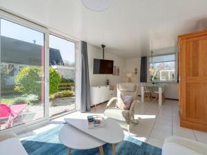 Χώρος καθιστικού στο Holiday Home St Maartenszee near Beach