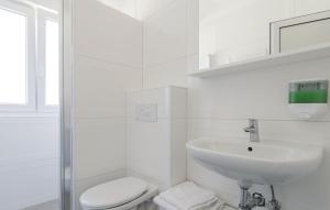 Koupelna v ubytování Apartmani Monaco