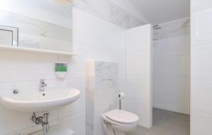 Koupelna v ubytování Apartmani Monaco