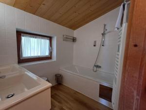 Kúpeľňa v ubytovaní Waterfront Apartments Zell am See - Steinbock Lodges