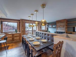 Fotografia z galérie ubytovania Duplex rénové au cœur de Megève, 3 chambres, cheminée, terrasse, équipements modernes. - FR-1-569-72 v destinácii Megève