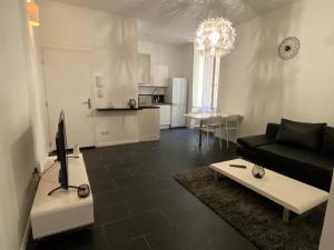 Nhà bếp/bếp nhỏ tại Appartement centre ville Orange