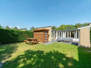 Κήπος έξω από το Bungalow Sint Maartenszee near the Beach