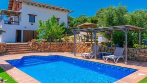 The swimming pool at or close to Casa La Buhardilla del Gastor by Ruralidays