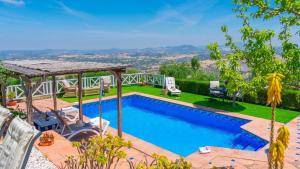 The swimming pool at or close to Casa La Buhardilla del Gastor by Ruralidays