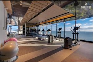 Pusat kecergasan dan/atau kemudahan kecergasan di High Floor Beachfront 1 BR Condo with Scenic View