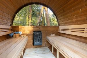 Φωτογραφία από το άλμπουμ του Boshuisje in Norg met panorama sauna σε Norg +23 φωτογραφίες