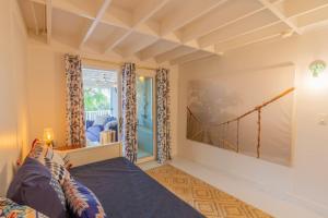 Postel nebo postele na pokoji v ubytování The Lantern House, Walk to Harbor, Great Outdoors