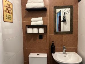 Gambar di galeri bagi Wine Cellar Hostel di Tbilisi City