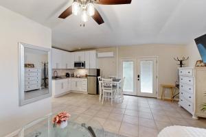 Φωτογραφία από το άλμπουμ του Violet's Little House σε Τουσόν