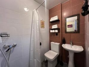 Gambar di galeri bagi Wine Cellar Hostel di Tbilisi City