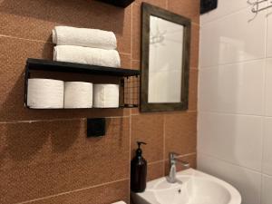 Gambar di galeri bagi Wine Cellar Hostel di Tbilisi City