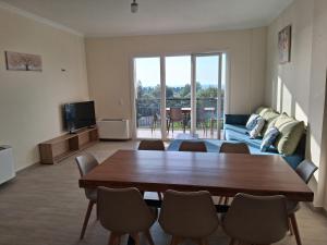 Μια τηλεόραση ή/και κέντρο ψυχαγωγίας στο Villa Elia Acharavi