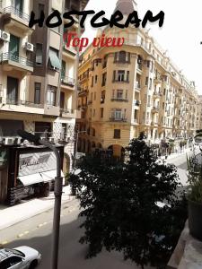 The surrounding neighborhood or a neighborhood close to a szállodákat