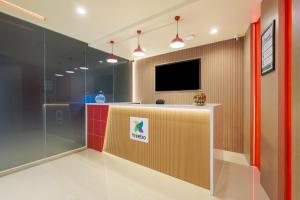 TV a/nebo společenská místnost v ubytování Treebo Nestlay Rooms Whitefield