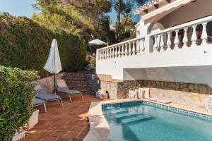 Πισίνα στο ή κοντά στο Villa Luciana - Radiante casa vecina del mar