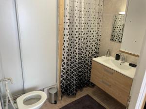 Ένα μπάνιο στο Studio 23m2 5mn gare 3 couchages +8 φωτογραφίες