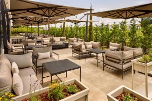 Posezení v ubytování Courtyard by Marriott Lyon Eurexpo Stadium
