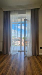 Fotografia z galérie ubytovania Black Room Apartment v destinácii Mukačevo