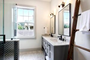 Fotografie z fotogalerie ubytování King Suite 2nd FloorHotel Boutique v destinaci Savannah