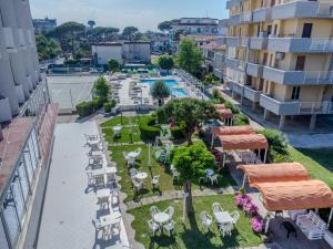 The swimming pool at or close to Hotel Marina Beach - Azzurro Club