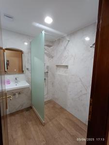 Bilik mandi di HARA'S HOUSES