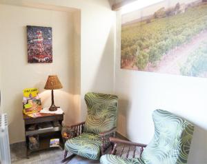 A seating area at Cal Vibo