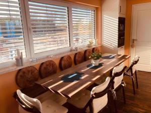 Fotografie z fotogalerie ubytování Schwimmendes Haus Elandi v destinaci Niemegk