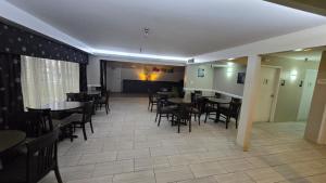 Restaurace v ubytování Copley Inn & Suites By OYO Akron OH