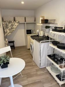 Kuchyňa alebo kuchynka v ubytovaní Estudio a 10 minutos del Puerto Banus