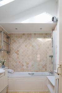 Koupelna v ubytování Storehouse Cottage