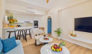 TV a/nebo společenská místnost v ubytování WellClub - Family Wellness & Seaview Suites