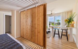Postel nebo postele na pokoji v ubytování WellClub - Family Wellness & Seaview Suites