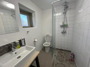 Ένα μπάνιο στο Gemütliches Landrefugium auf privatem Pferdehof