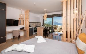 Kuhinja oz. manjša kuhinja v nastanitvi Esperos Panoramic View Suites