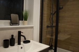Gallery image of 2 bed house in Nottingham - offers for long term stays in Nottingham +5 photos