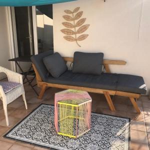 Afbeelding uit fotogalerij van Studio avec terrasse vue Larzac in Saint-Jean-de-la-Blaquière