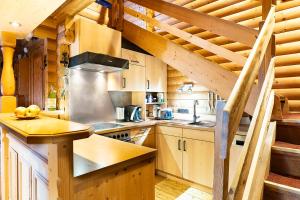 Kuchyňa alebo kuchynka v ubytovaní Blockhaus Wallisch
