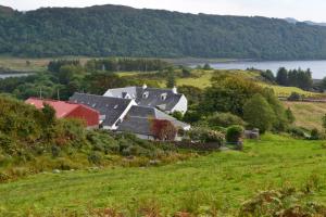 Vedere de sus a Oban Seil Farm