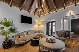 TV a/nebo společenská místnost v ubytování VILLTAK La Maison - Adults Recommended Only