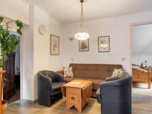 Posezení v ubytování Modern Apartment in Reifferscheid with Garden