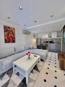 Kuchyň nebo kuchyňský kout v ubytování Villa 3 Charme avec Vue sur Mer, Jacuzzi Privé, Face au Carrousel Mall Rabat