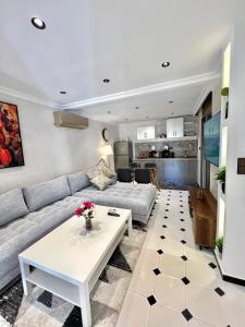 Kuchyň nebo kuchyňský kout v ubytování Villa 3 Charme avec Vue sur Mer, Jacuzzi Privé, Face au Carrousel Mall Rabat + 15 fotografií