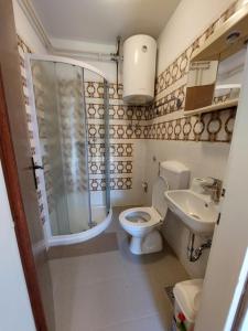 Koupelna v ubytování Apartmaji Vrabec