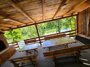 Μπαλκόνι ή βεράντα στο Gaga vikendica